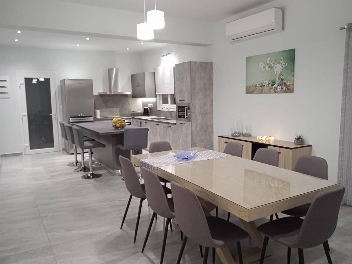 Spiridoula Luxury Villa Roda  Buitenkant foto